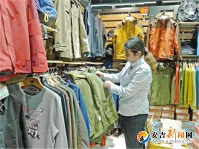 戶外用品銷售升溫，戶外經(jīng)濟(jì)迎來新機(jī)遇