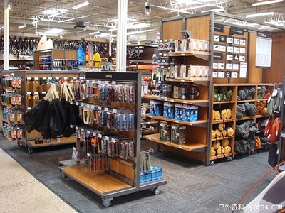 美國最大戶外用品店REI掠影 Fenix產(chǎn)品進(jìn)駐與戶外用品銷售新趨勢(shì)